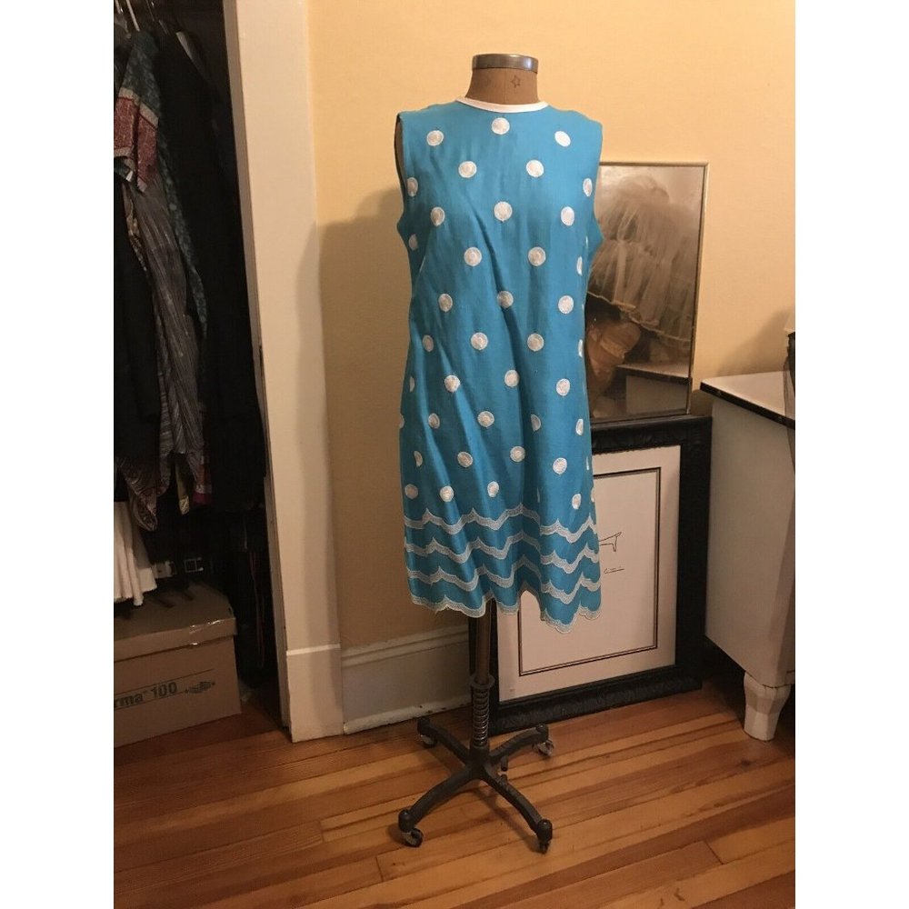 Vtg 60s mod Susan Thomas Turq & White  embroidered shift dress S/M